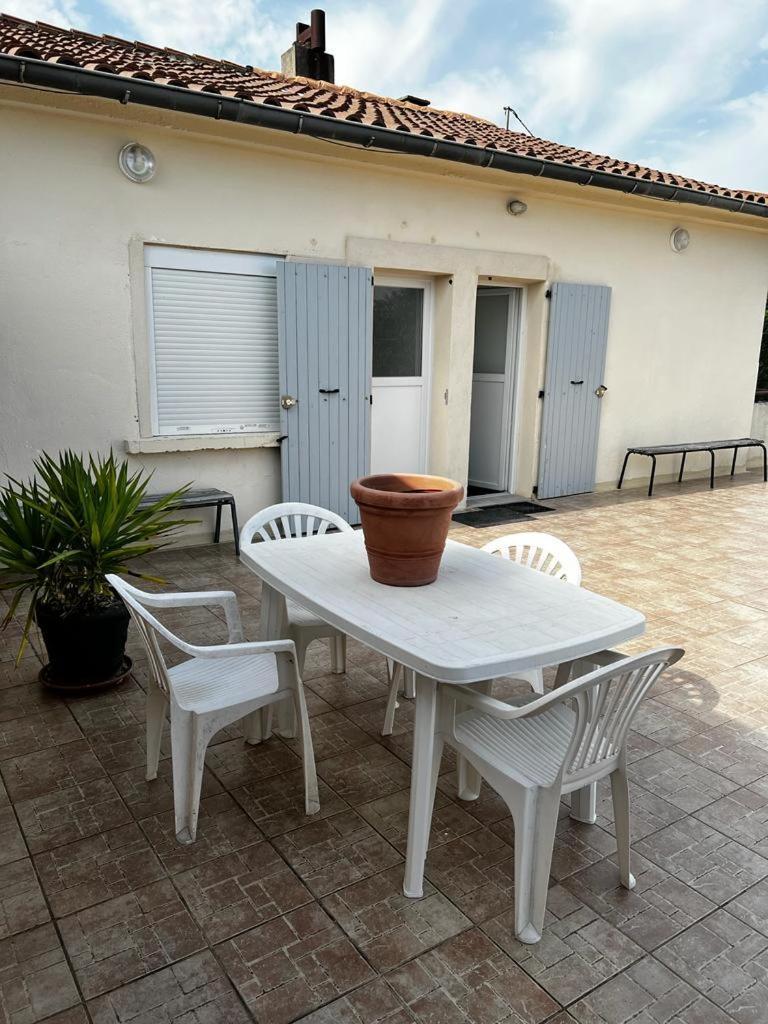 Appartement Neuf P3 50M2 ニーム 部屋 写真